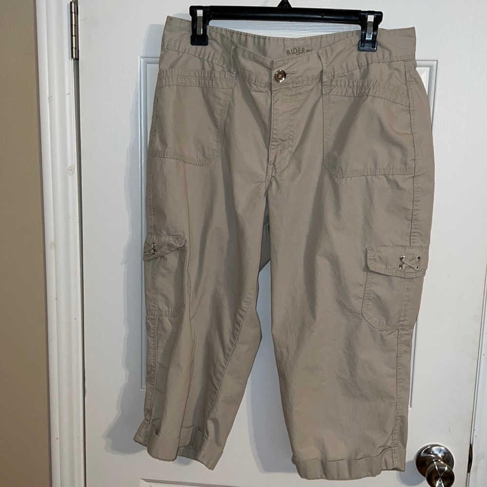 3/$10 Women’s Lee Riders Capris